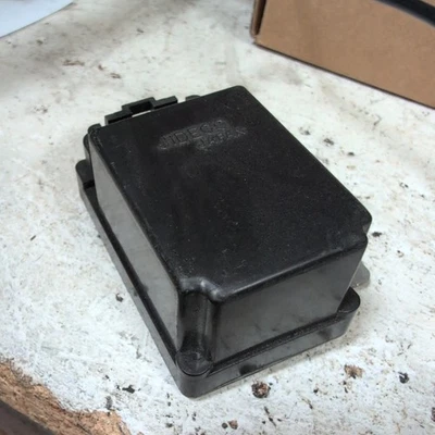 МОДУЛЬ РЕЛЕ СТЕКЛООЧИСТИТЕЛЯ NISSAN CABSTAR 28890 B8060 - Изображение 1 из 3