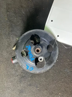 Bomba/motor de dirección asistida SUZUKI GRAND VITARA 99 00 01 02 03 04 05 Foto 1 de 4