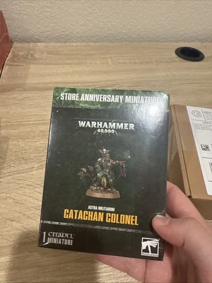 Games Workshop Ciudadela Warhammer 40K Catachan Coronel Aniversario Figura Única Foto 1 de 2