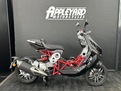 ItalJet Dragster 125cc Naked Sports Automatic Scooter  Special Offer - Image 1 of 4