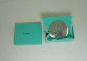 Espejo de Bolsillo Redondo Plata Esterlina De Colección Tiffany & Co Grabado Flor Azul Caja - Imagen 1 de 12