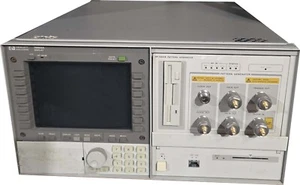 HP Hewlett Packard 70004A Mainframe Display Unit And HP 70841B Pattern Generator - Picture 1 of 5