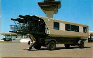Dulles Mobile Lounge Passenger Transport Airport Washington DC postcard NQ6 - Picture 1 of 2