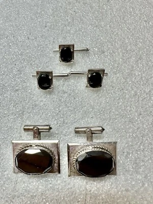 Gemelos traseros giratorios Destino de colección de plata de ley y hematita y 3 botones emparejados Foto 1 de 4