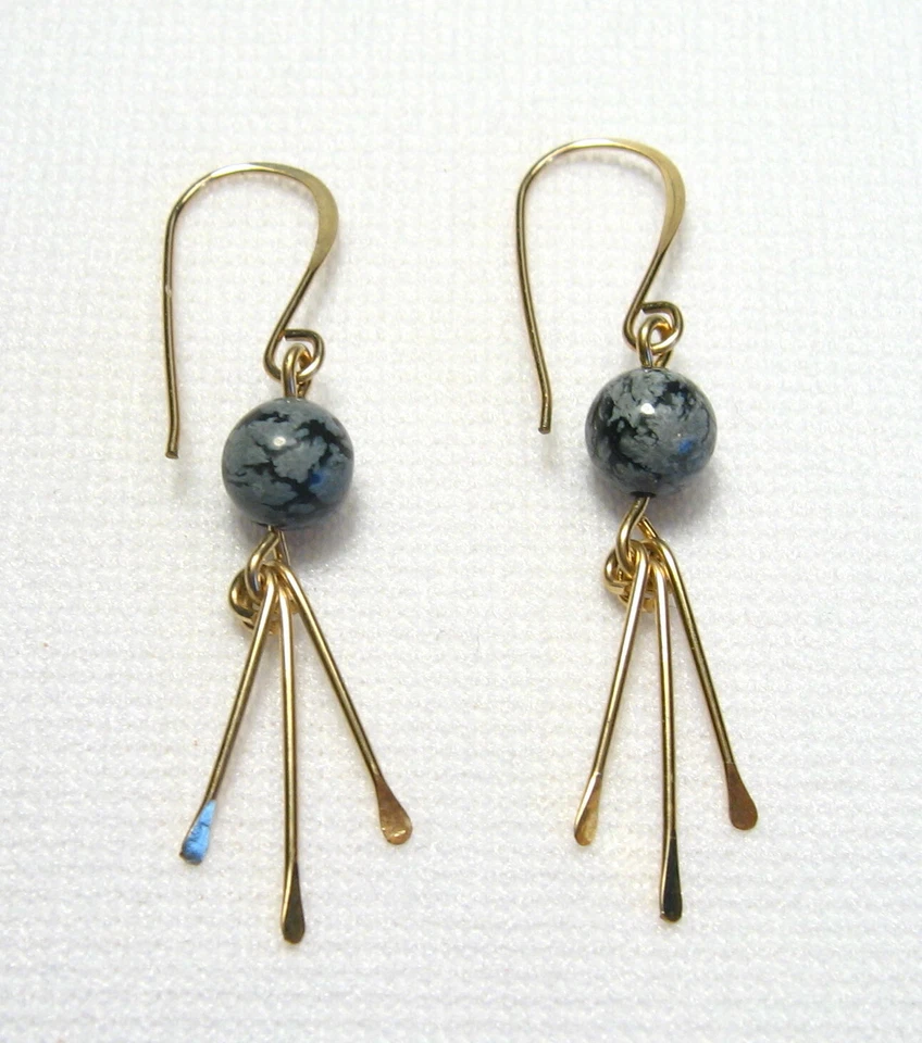 Ювелирные серьги-капли из обсидиана со снежинками и подвесками из золота Lyn's - Изображение 1 из 1