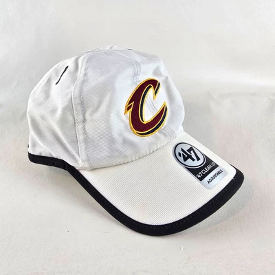 Gorra de béisbol Cleveland Cavaliers para hombre blanca marca 47 ajustable limpieza hacia adelante Foto 1 de 4
