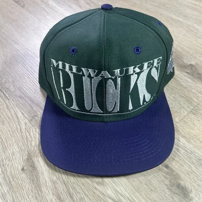 De Colección Milwaukee Bucks Snapback Sombrero NBA Baloncesto Logo 7 Grande Logo Verde Púrpura Gorra Foto 1 de 4