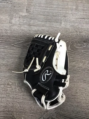 Rawlings 10.5” Youth Baseball Glove HFP105BW Basket Web Black/White RHT - Image 1 of 4