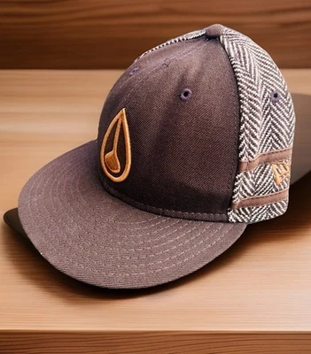 De Colección New Era 59FIFTY Nixon Gorra de Béisbol Ajustada Profundamente 7 3/8 Marrón Lana Rara Foto 1 de 4