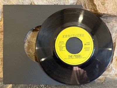 Kraftwerk – The Model / Computer Love - 7" Vinyl Single 1978 EMI 5207 - Image 1 of 4