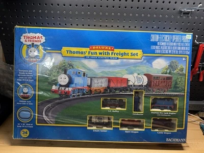 Tren eléctrico Thomas' Fun With Freight de lujo escala HO Bachmann No. 00683  Foto 1 de 4
