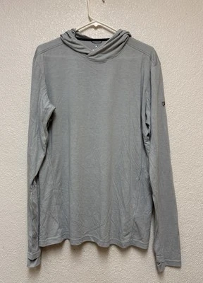 KUHL Masculino ACELERADOR SPF LEVE COM CAPUZ CINZA SEIXO Tamanho G - Imagem 1 de 4