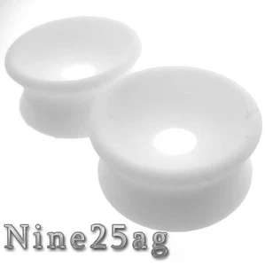 5/8 INCH 16MM WHITE CONCAVE SOFT SILICONE TUNNELS PLUGS - Picture 1 of 2