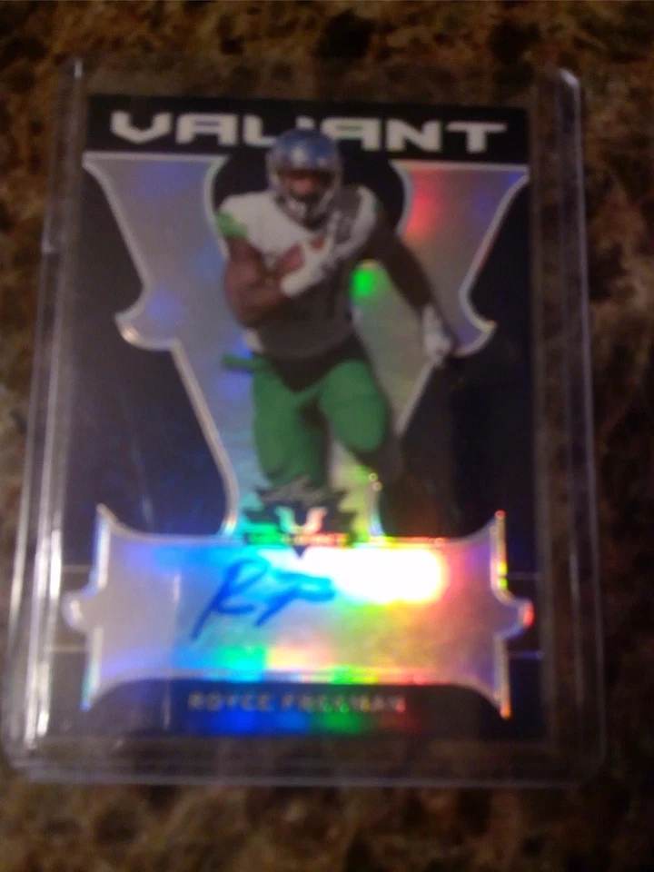 2018 leaf valiant Royce Freeman autograph 19/25 - Image 1 of 1