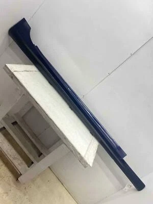 13-16 MASERATI QUATTROPORTE FALDA DERECHA PANEL BASCULANTE MOLDEADO *ARAÑAZOS* 670010639 Foto 1 de 4