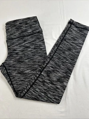 Leggings para mujer VELOCITY negros, blancos y grises talla mediana recortados Foto 1 de 4