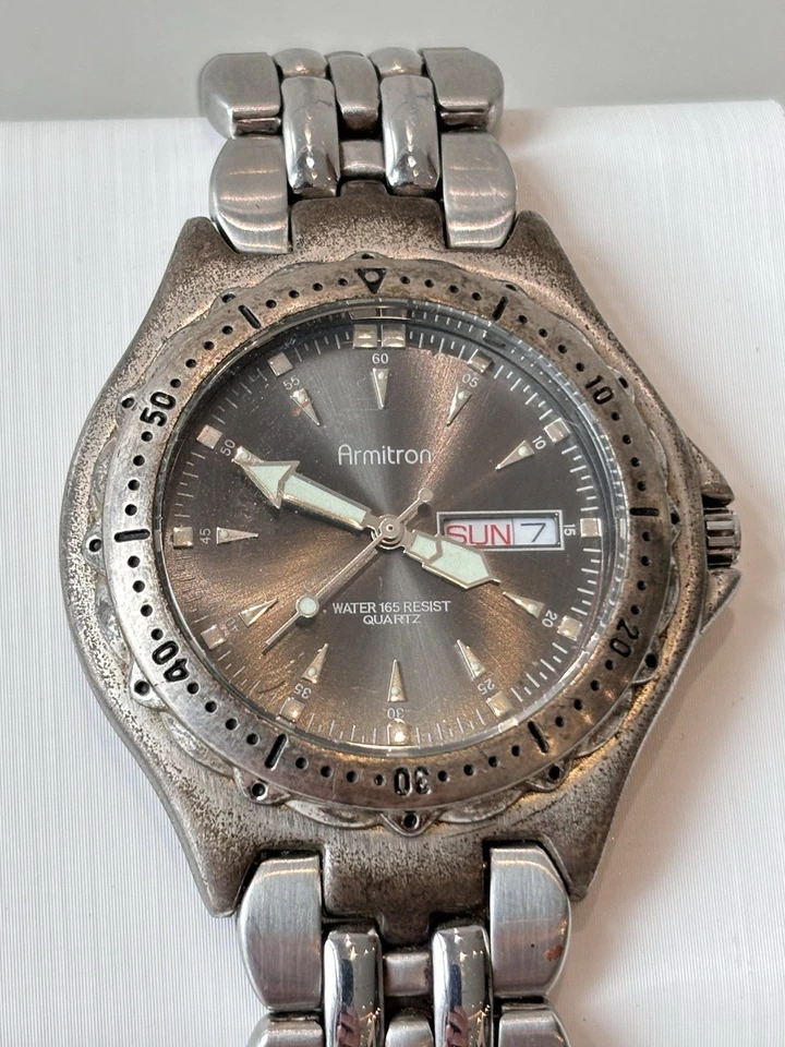 Reloj de Buceo Armitron, Bisel Giratorio, Manecillas Lumi, Raro De Colección Regalos Foto 1 de 4