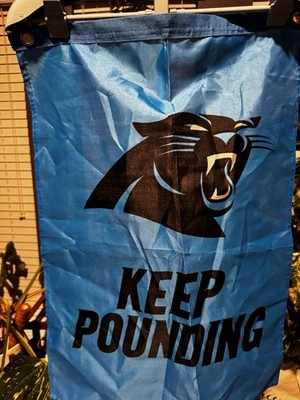 Carolina Panthers "Keep Pounding" bandera de patio - 18x25" NFL Foto 1 de 4