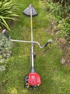 Honda UMK 425E GX 25 Four Stroke Petrol Twin Handle Straight Shaft Strimmer.  - Picture 1 of 8