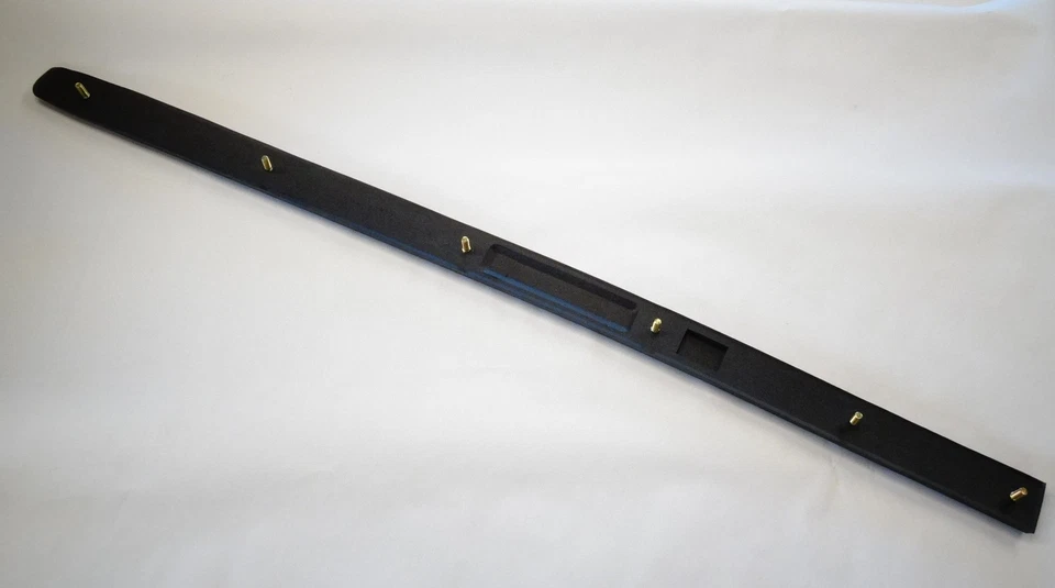 Tira de goma para parachoques trasero Datsun 240Z 1970-73 OEM genuino NUEVO 985 Foto 1 de 1