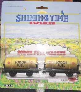 ERTL SODOR FUEL WAGONS Thomas on CARD 1993 - Picture 1 of 3