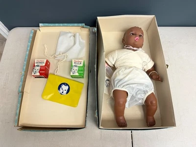 Muñeca bebé Gerber negra vintage de 17" en caja original con accesorios Foto 1 de 4