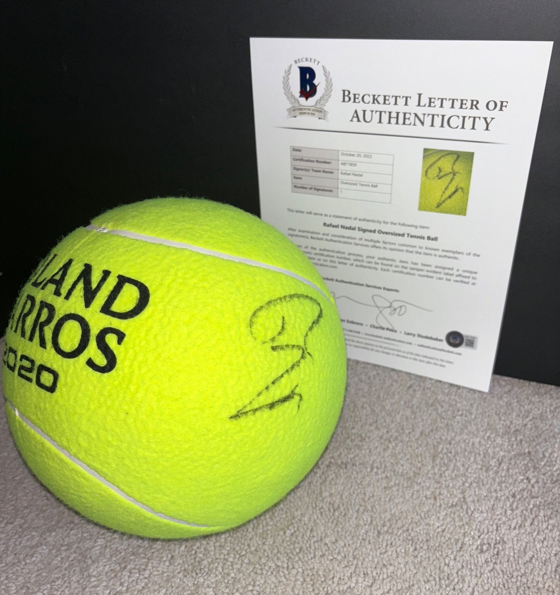 Rafael Nadal(サイン入りボール) RAFAEL NADAL SIGNED 2022 PENN TENNIS BALL +STAND | eBay