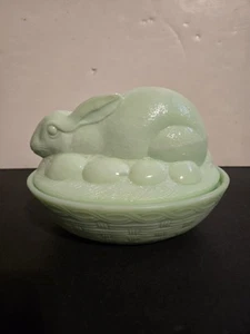 De colección Fenton Jadeíta Jade Vidrio Conejo Conejo en Huevos Martha Stewart - Imagen 1 de 6
