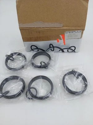 Pottery Barn 滑翔窗帘戒指 5 件套黑色铁织物五金孔 — 第 1/4 张图片