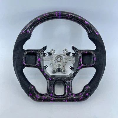 Volante personalizado de fibra de carbono forjada con escamas moradas para Dodge RAM 1500 Foto 1 de 4