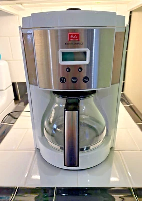 Cafetera de goteo Melitta Aroma Enhance jarra de vidrio de 10 tazas blanca programable Foto 1 de 4