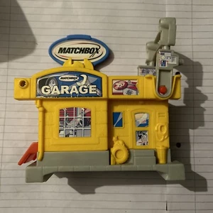 MATCHBOX HERO CITY 2003 GARAGE - Picture 1 of 5