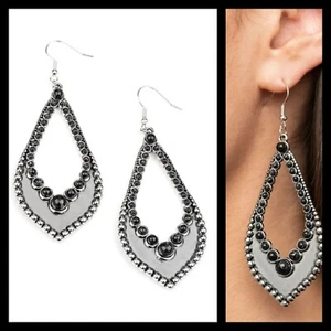 Paparazzi ESSENTIAL MINERALS black earrings - Picture 1 of 1