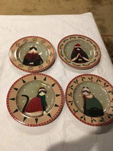 4 HOLIDAY CATS in Pullovern Schals Mützen Dessertteller 4 Designs NEU von Sakura - Bild 1 von 8