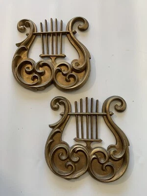 2 placas de decoración de pared de música lira académica dorada de colección hierro fundido Dark Academia 1976 Foto 1 de 4