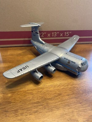 Micro Machines MAC 80212 1989 avión de transporte militar Galoob Foto 1 de 3