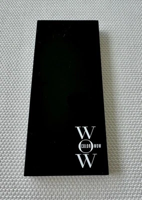 COLOR WOW Root Cover Up | Gris instantáneo y retoque resaltado | Marrón oscuro Foto 1 de 3