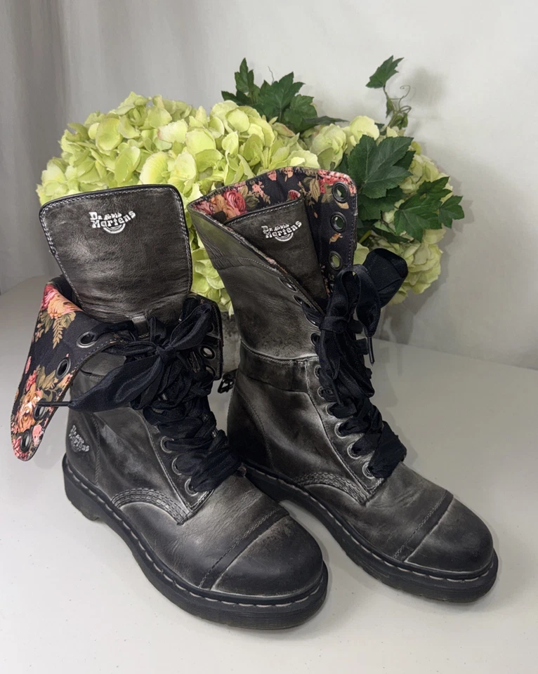 Botas Dr Doc Martens Triumph 1914 Gris Cuero Floral Plegables Para Mujer EE. UU. 9 Foto 1 de 4