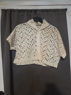 限量孔眼纽扣上衣,女式中号亚麻作物镂空设计 — 第 1/4 张图片