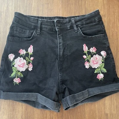 Pantalones Cortos Guess Jean Flor Bordada Mujer 27 Negros Denim Tiro Alto Rock & Roll Foto 1 de 4