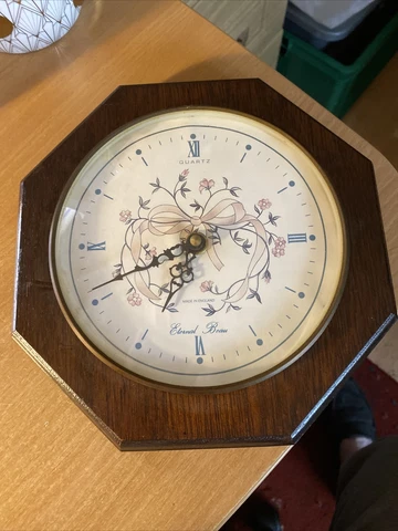 eternal beau rosewood clock  good condition for age 9" across battery operated Cover