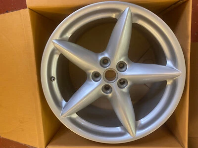 1 Original hintere Felge FERRARI 360 5 Speichen 10 X 18  Original Silber  164175 - Bild 1 von 4