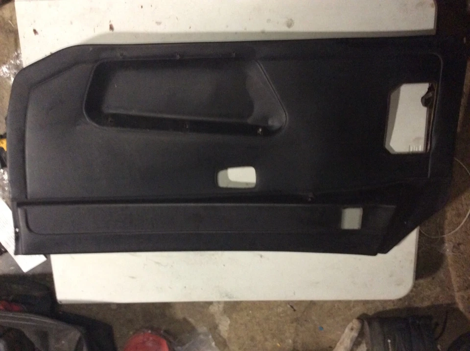 PANEL PUERTA PASAJERO PORSCHE 924 924S 944 NEGRO USADO ORIGINAL  Foto 1 de 1