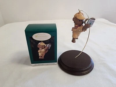 Holiday Pursuit Hallmark Collectors Club 1994 Detective Bear Vintage Foto 1 de 4