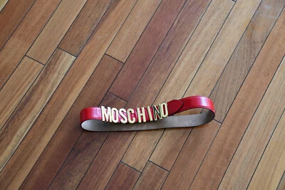 Cinturón MOSCHINO 42 Logo Dorado Rojo Cuero Italiano Lujo Vintage Foto 1 de 4