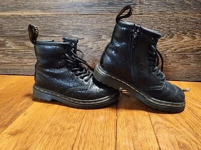 Botas efeito pele de cobra Dr. Martens 1460 T pretas tamanho 10 criança - Imagem 1 de 4