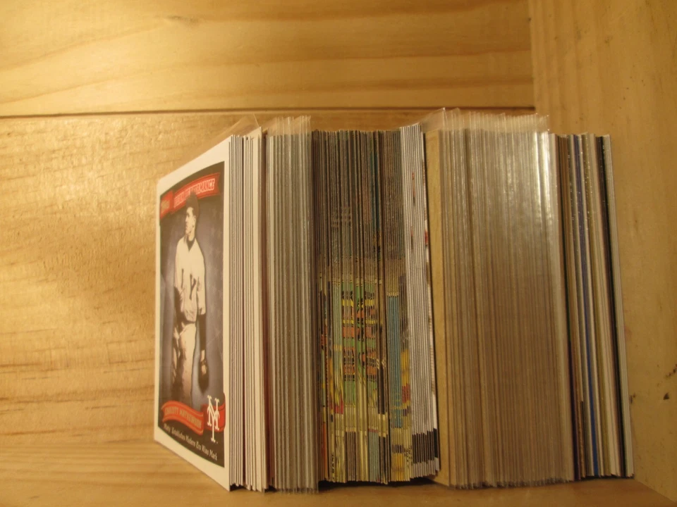 2010 Topps Insert Singles $0.99-$5.00 2/2 - Image 1 of 1