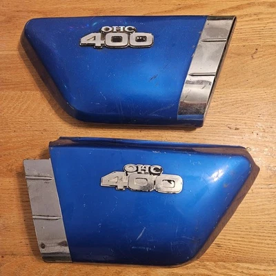 1975 Kawasaki KZ 400 capas laterais, esquerda e direita azul com emblemas - Imagem 1 de 4