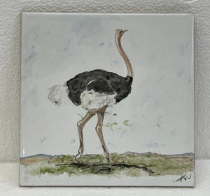 Azulejo de diseño de avestruz pintado y firmado a mano 6" x 6" - Imagen 1 de 3