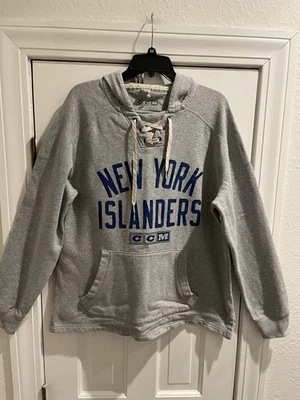 New York Islanders NHL CCM Men’s Gray Hooded Sweatshirt. Size Medium - Image 1 of 4